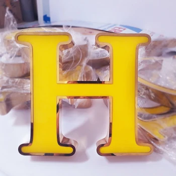 chữ mica viền inox